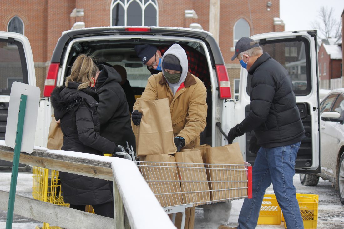 Rotary Club donates to Emergency Food Bank | News, Sports, Jobs - Vimarsana News